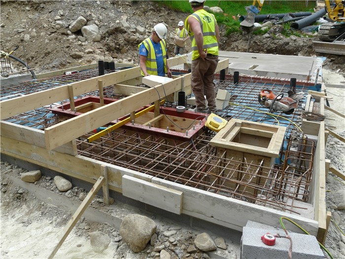 Adjusting the reinforcement for the turbine house floor 15 June 2015