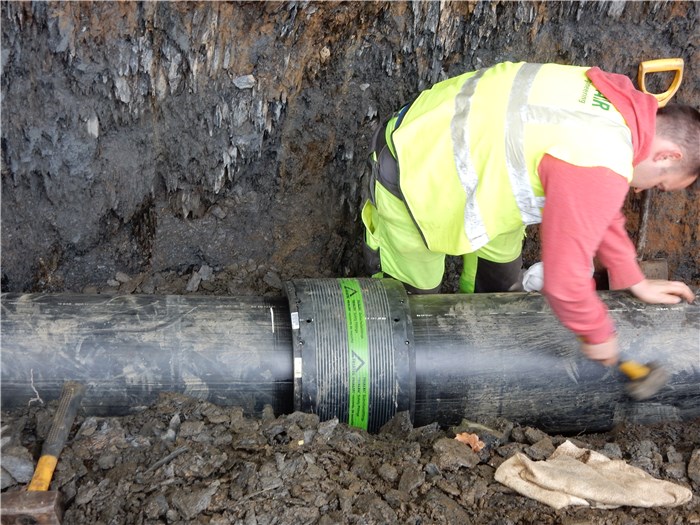 The connector is eased over the joint 21 Sept 2015 The connector is eased over the joint 21 Sept 2015