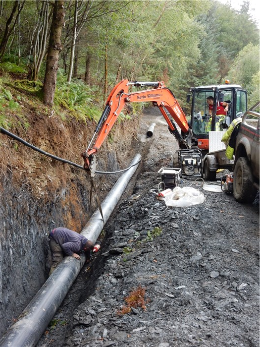 Pipe is aligned for the final connection 21 Sept 2015 Pipe is aligned for the final connection 21 Sept 2015