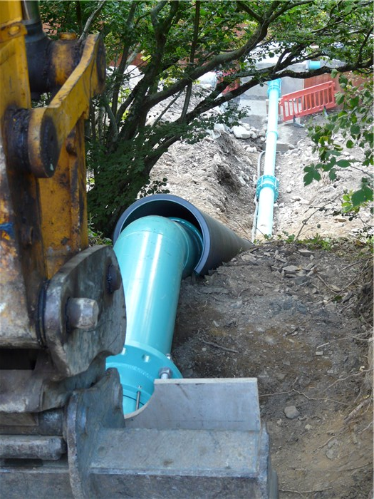 The exposed section of the steel pipe is insulated inside a black plastic cover 28 Aug 2015 The exposed section of the steel pipe is insulated inside a black plastic cover 28 Aug 2015