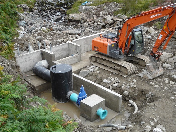 The concrete structure of the weir is complete and the pipe anchor block cast 22 Aug 2015