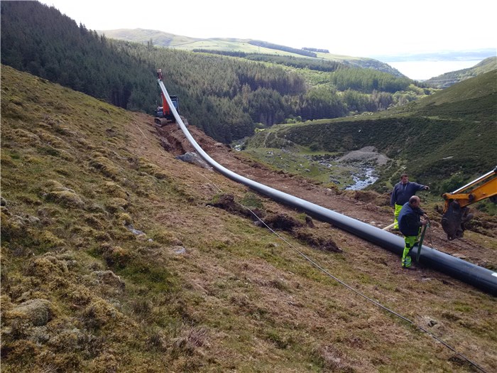 The pipe is dragged up 3 June 2015